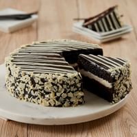White Chocolate Mousse Cake: White & Chocolate Mousse Cake